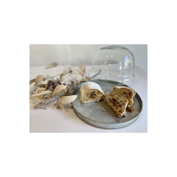 ■ 容量　紅茶香る秋のシュトーレン　1個　　【アレルギー】　卵、乳成分、小麦、くるみ、アーモンド、ごま、りんご　　【賞味期限】　製造日より冷蔵10日　開封後はお早めにお召し上がりください。■ 配送について　10月発送商品です。　毎年9月末日...