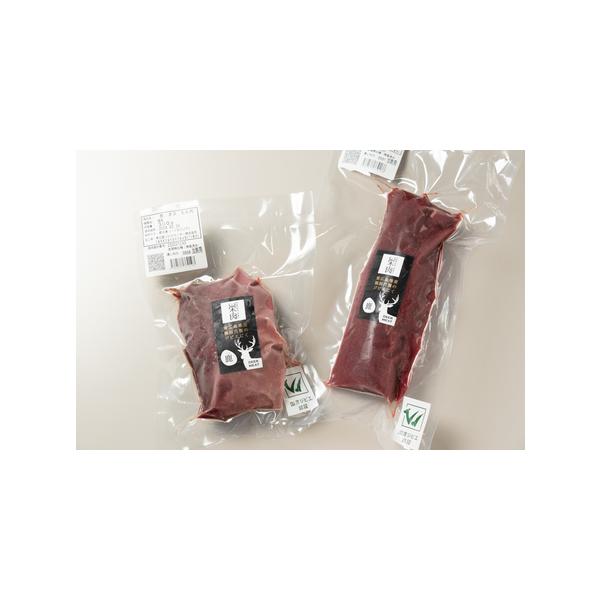 ■ 容量　■内容　A：鹿　もも肉（ブロック）（加熱用）　300g×1袋　B：鹿　ロース（ブロック）（加熱用）　300g×1袋　　■販売者　株式会社フレッズ　広島県広島市安佐南区伴南2-3-17　　■賞味期限　別途ラベルに記載　（賞味期間：加...