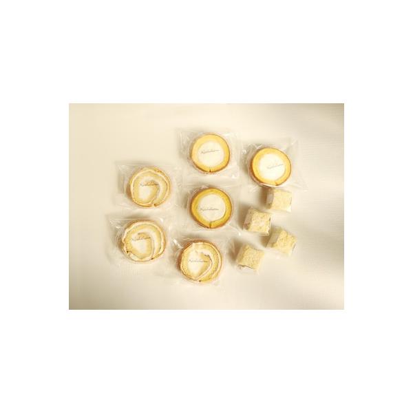 ■ 容量　米粉ロール：3個、シューロール：3個、スフレチーズ：4個　　【関連キーワード】　ケーキ 洋菓子 菓子 米粉ロール シューロール スフレチーズ セット 10個 3種アソート 米粉 人気ケーキ 食べ比べ 小分け 個包装 おやつ おもて...