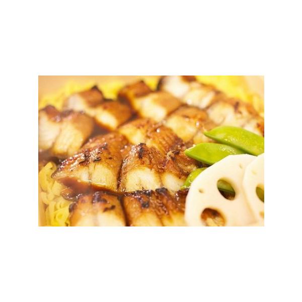 ■ 容量　三河一色産うなぎ煮炙り焼き4尾（1尾約180ｇ） 製造地・うなぎ原産地 愛知県西尾市　たれ（約15cc）×4 製造地 愛知県　粉山椒（0.3ｇ）×4 製造地 大分県■ 配送について　入金確認後30日以内で発送　タイプ：【冷凍】