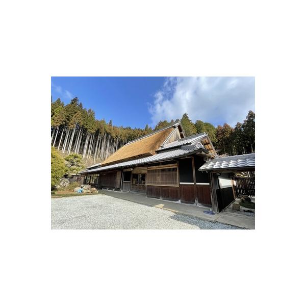 ■ 容量　１泊２食付き宿泊券（１棟貸し８名様分） ＊宿泊券のご利用には事前にご予約が必要となります。 ＊宿泊券の配送日時のご指定は不可となっております。 ＊紛失、有効期限切れなどによる再発行はできませんのでご注意ください。 ＊本券にて最大利...