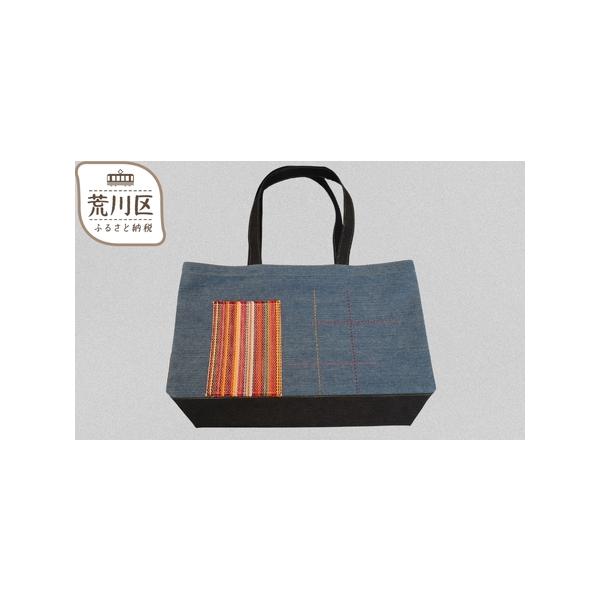 ■ 容量　トートバッグ（ヨコ型）1点　　【サイズ】タテ 約28cm、ヨコ　約44cm、マチ　約10cm 、持ち手　約52cm　【素材】刺繍布、刺繍糸、デニム生地、コットン地■ 配送について　決済から30日前後　※クリックポスト（郵便受けへの配達）