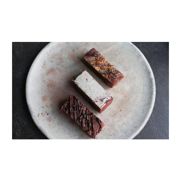 容量3個【加工地】沖縄県沖縄市消費期限【賞味期限】商品ラベルをご確認ください。【消費期限】製造日から21日発送期日1ヶ月以内発送配送冷蔵 別送申込期日通年事業者Lives Chocolate申込条件何度も申し込み可