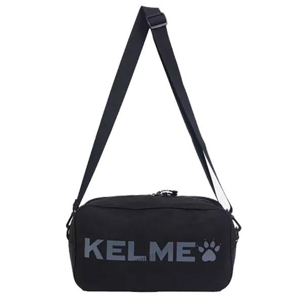 シューズバッグメーカー：ケルメ KELMEカラー：【021】BK/ダークグレー素材：ポリエステル100%サイズ：35×14×19cm【在庫について】当ショップは、店頭及び自社サイトにて在庫を共有している為、在庫更新の時間差等により表示上は在...