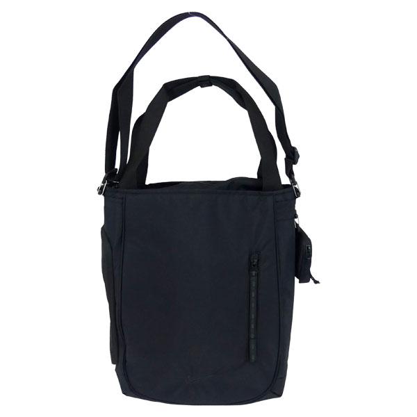 トートバッグメーカー：ナイキ NIKEカラー：【011】素材：本体/ナイロン100%裏地/ポリエステル95%　ナイロン5%サイズ：W31 x H41 x D15cmコンパートメントにハイテク機器を安全に整理して収納できる、柔らかな裏地付きラ...