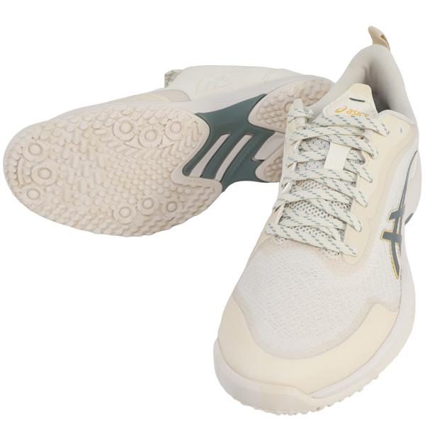 アッパーには、キックバック性のある機能糸を織り込んだメッシュ素材を採用。足にしっかりとフィットしながらも柔らかく、快適な履き心地を実現するとともに、軽量性と通気性も向上しています。ミッドソールには軽量で反発性に優れたFlyteFoamを搭載...