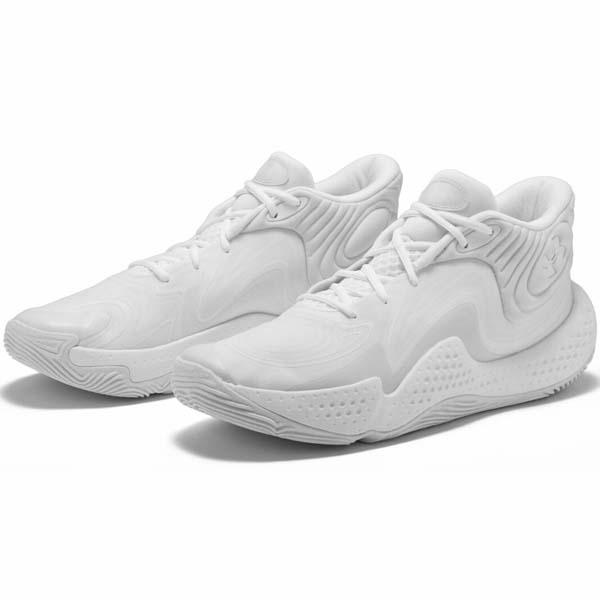 どんな床のコートでも高いグリップ力を発揮。軽量で通気性があり、トーナメントのような長い闘いでもタフに足元をささえてくれる。耐久性が高いラバーアウトソールにより、グリップ力が向上するD相当MICRO G(マイクロＧ)：ラバー成分をフォームに配...