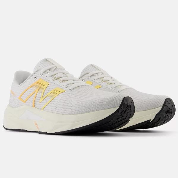 ニューバランス New Balance レディース ランニングシューズ Fuel Cell Propel v5 マラソン ジョギング B WFCPRCF5-B
