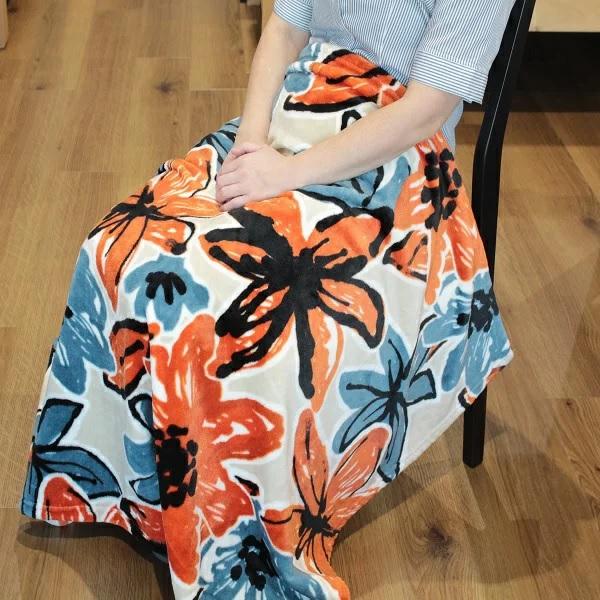 やわらかく肌触りがひざ掛け毛布。ベビー毛布としても。■サイズ　１４０×９５cm■素　材　ポリエステル１００％■中国製＊お色は若干違う場合がございますがご了承下さいませ。＊沖縄離島は別途送料がかかります。