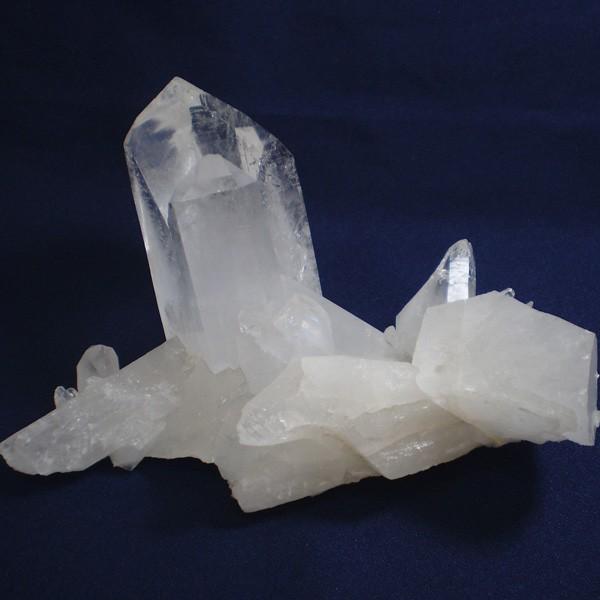 逸品】天然石 水晶（クォーツ）クラスター [ブラジル産] 存在感