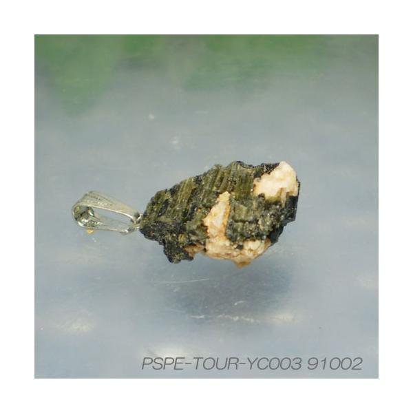 g}idC΁jy_ggbv ӂ𒵂˕Ԃ̐΃i`ȃfUC̃g}