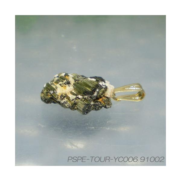 g}idC΁jy_ggbv ӂ𒵂˕Ԃ̐΃i`ȃfUC̃g}