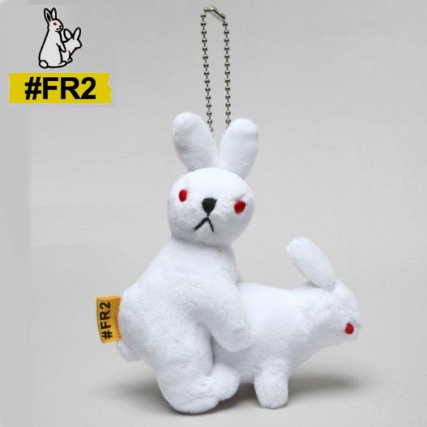 Fr2 エフアールツー Fxxking Rabbits 縫いぐるみ ピンク ホワイト ロゴ ブランド ウサギ ぬいぐるみ インテリア かわいい Buyee Buyee 日本の通販商品 オークションの代理入札 代理購入