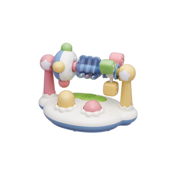 赤ちゃんの大好きなクルクル遊び！ユニークサウンドとピカピカライトで赤ちゃん夢中！ローラーをクルクル回したり、シーソーボタンを押したりするとゆかいな音がして星がピカピカ光ります。簡単な動作で音と光の反応が楽しめるおもちゃです。対象年齢： 10...