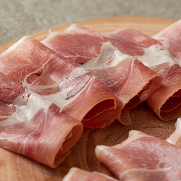 （原材料名）豚もも肉、食塩（原産国）スペイン（内容量）200ｇ × 4pc  (800g)（賞味期限）60日以上なるべくお早めにお召し上がりください解凍してから、そのままお召し上がりください。ハモンセラーノは濃厚なコクとうま味がポイントです...