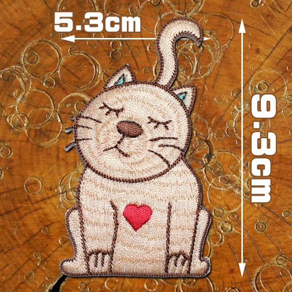 ワッペン Heart Cat 猫 アイロン接着 全面刺繍 きれい ねこ ネコ ベージュ 茶色 かわいい アニマル 動物 アップリケ 猫グッズ 猫雑貨