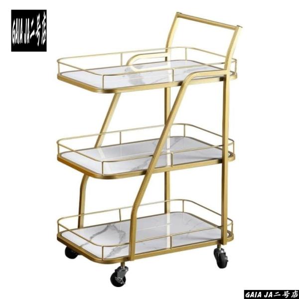 多様な容量: バーカートには 2 つのサイズがあり、さまざまなスペース要件に合わせて簡単に収納できます。ゴールドのメタルフレームと3層構造の天板が高級感を演出します。耐久性と信頼性：高品質の金属で作られ、スプレー塗装されたナノゴールド技術を...