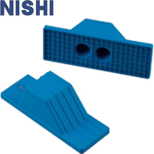 体育館などのフロアでの使用を想定し、裏面は滑りにくいよう設計しています。※スパイクでの使用は避けてください。※滑り防止のため、ベース部を踏んで使用してください。また滑りやすい床面の場合には、後ろから補助者が足などで支えてください。■素材エラ...