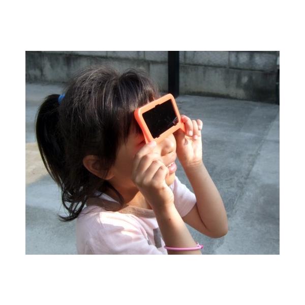 両目で見られる横長幅広タイプの遮光レンズ（太陽めがね）です。両手で持てる取っ手付きで、小さなお子さんにも安全です。■【サイズ】： 約６×１3cm※注意点・長時間太陽を見続けないようにしましょう。・太陽を直接見ないように気を付けてご使用くださ...