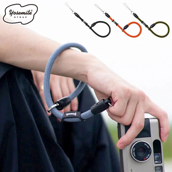 その一瞬をサポートするカメラストラップ本格クライミングロープを使用した、コンパクトカメラにぴったりのストラップハンドル仕様のヨセミテカメラストラップ。特注リングによりストラップを自在に調整でき、手首にフィットすることで撮影時の安定感を提供。...