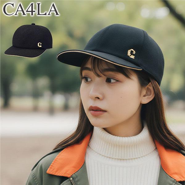 上品な存在感を放つフェミニンキャップ繊細な風合いの素材感がフェミニンな印象を演出するキャップ。ゴールドのパイピングや金具がカジュアルなアイテムに上品さをプラスします。程よい高さのクラウンとやや長めのツバでスマートなシルエットを実現。カジュア...