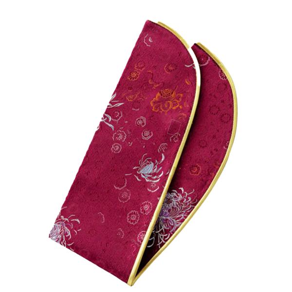 100%シルク製の松脂付着防止カバーです。ケース収納時に本体への松脂付着を防ぎます。原産国：中国