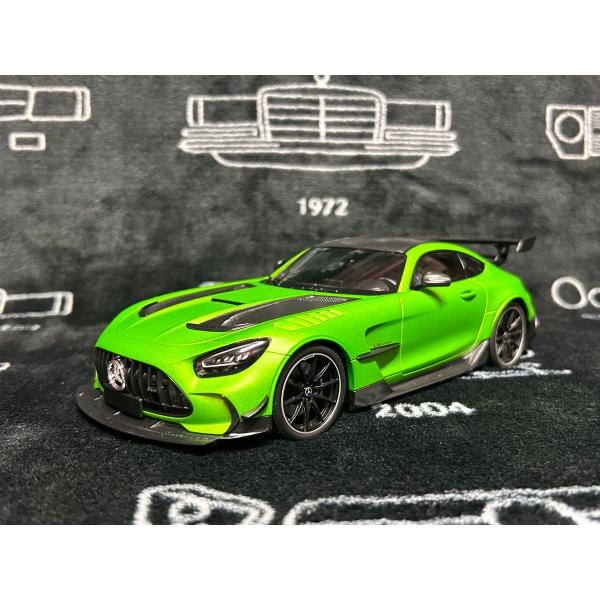 ミニチャンプス minichmaps 1/18 Mercedes Benz AMG GT Black Series