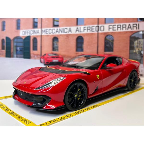 ブラーゴ 1/18 Ferrari 812 Competizione garage-forza_18-16019