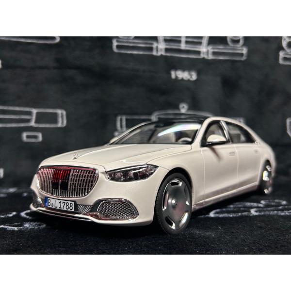 norev 1/18 Mercedes Benz Maybach S 680 4Matic 2021 ホワイト