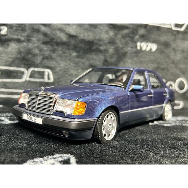 NOREV製 S124前期型 未使用、未開封 1/18 NOREV製 S124前期型 未