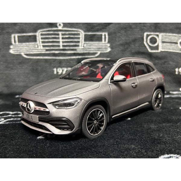 Z Models 1/18 Mercedes Benz GLA (H247) mountain gray Z Models 1/18 Mercedes Benz GLA (H247) mountain gray
