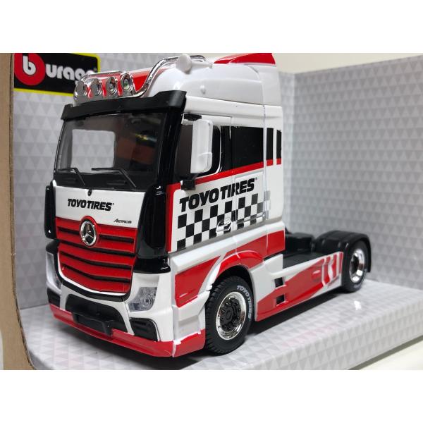 burago 1/43 Mercedes Benz Actros トレーラーヘッド ホワイト 