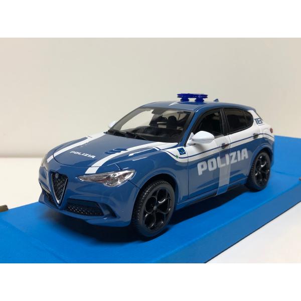 ブラーゴ　アルファロメオ156　1/24 パトカープラモ alfaromeo Bburago burago 1/24 ALFA ROMEO STELVIO POLIZIA 2017 現地限定