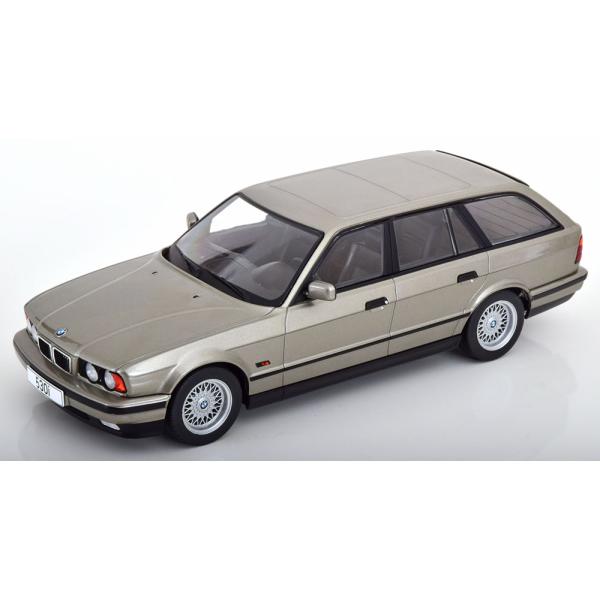 1/18 BMW 2000 グレー 1966 MCG製 ダイキャスト製ミニカー 1/18 BMW 2000 グレー 1966 MCG製 ダイキャスト製ミニカー