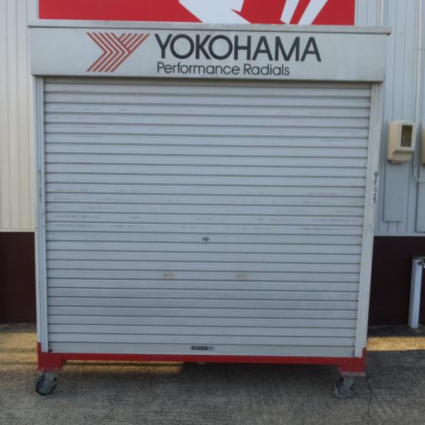 愛知発 直接引取限定】◇シャッター 付き タイヤ ストッカー ヨコハマ 