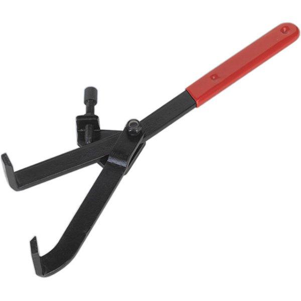 ホンダ系スクーターのプーリー(歯車タイプのドライブフェイス)脱着が可能なシザースタイプのプーリーホルダー。バンドタイプのU型プーリーホルダーでホンダ系スクーターの歯車タイプのドライブフェイスを外そうとすると樹脂コートのバンド部がすぐボロボロ...