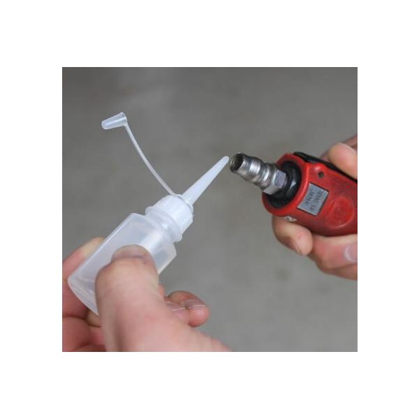 エアツール用オイル※オイル収納容器はイメージ画像と異なる場合があります。発送方法：航空便搭載不可のため船便になります。約一週間から10日間かかります。