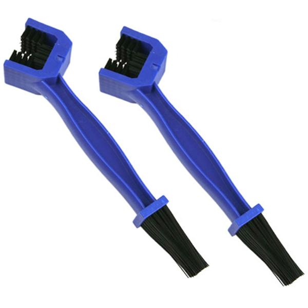 ドライブチェーン整備に！3面ブラシでお掃除しましょう。 ブラシが3面からチェーンを囲い込む構造で、チェーンの清掃が簡単、スピーディーに行えます。 より細かな汚れ落しに便利なロングブラシ附属。 自転車はもちろん、バイクのチェーンサイズ＃415...