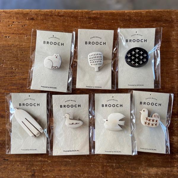 ブローチ 水牛 彫刻 ネコ 鳥 花 14種類 BROOCH クリックポスト同梱可能
