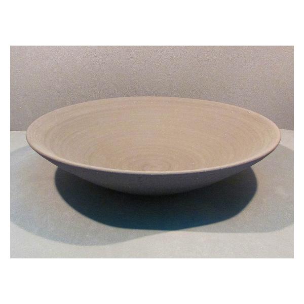 信楽焼き　水盤　睡蓮鉢　インテリア雑貨サイズ　φ435ｍｍ×H100mm研ぎ澄まされたフォルムと静まりかえったような土の質感が、花の色の美しさを賞美する。