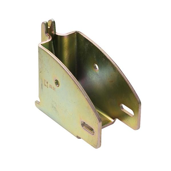 【特徴】荷物の動きを押さえる受け金具です。【用途】箱車内でトラックレールに取り付けて木材で荷物の動きを押さえる時の受け金具。【仕様】●使用可能角材：約42mm。【材質】●鋼。【サイズ】幅：90mm高さ：120mm奥行き：50mm重量：420g