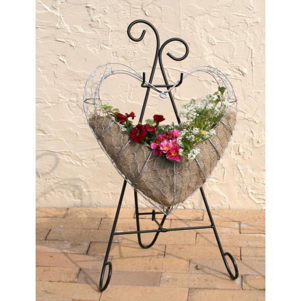 シンプルで上品なデザインのスタンドです。壁掛けポット・メッシュプランター・リースプランターなど、素敵に飾ることが出来ます。材質：アイアンカラー：艶消しブラック本体サイズ：幅　39cmｘ奥行き　31cmｘ高さ　65cm※画像の植物・プランター...