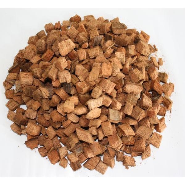 　　スリランカ産ハスクチップ2S【特徴】ハスクチップとはヤシの実の殻をサイコロ状のチップにした天然有機質素材です。軽量かつ保水性、通気性に優れた作業性の高い素材で、有機質の分解が非常に緩やかなため、酸欠などの問題もおきにくく、ヤシ特有の多孔...