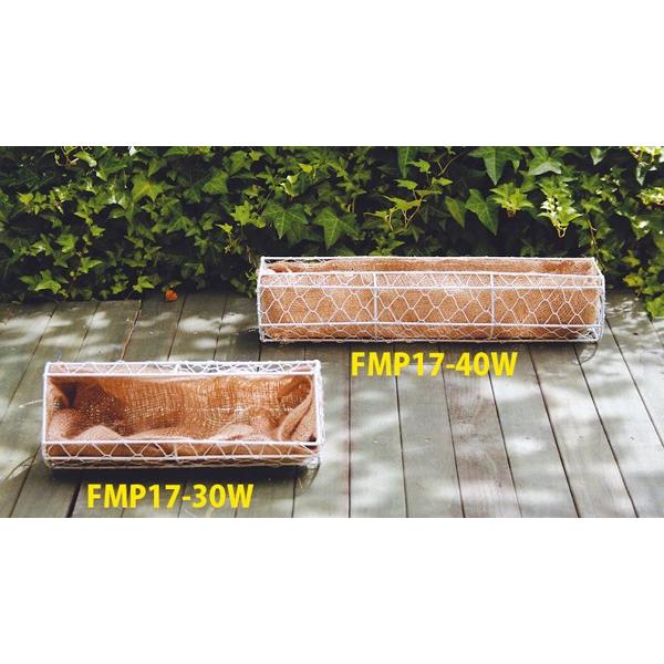 植え込み用の麻マットがついたリース用のメッシュプランターです。　植え込み口の外径部に張り出しを作り、土がこぼれにくくなっています。多肉植物やお好みの草花などを植えて飾ってみてください。サイズ違いも取り揃えております。ハンギングスタンドに飾る...