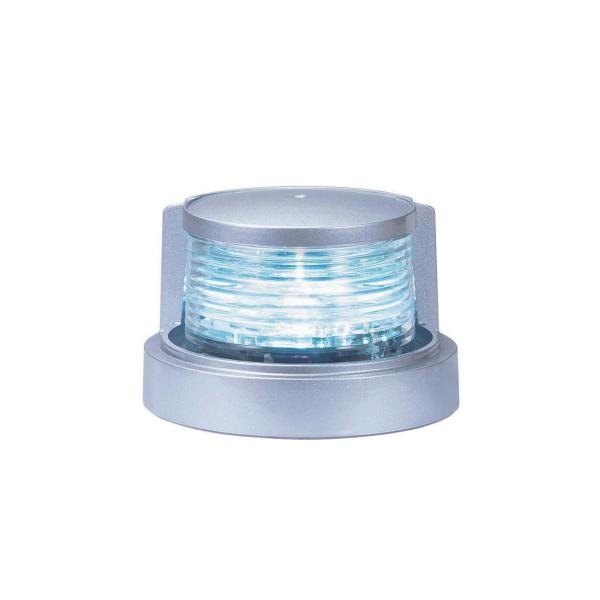 自動車用LEDヘッドランプで世界をリードする小糸がLED船灯を新規に開発! 均一配光と光学制御技術により、夜間の安全航行を強力にサポート!船体色にベストフィットしたスーパーホワイトコーティングとクリアレンズでデザイン意匠を統一!●光源：LE...