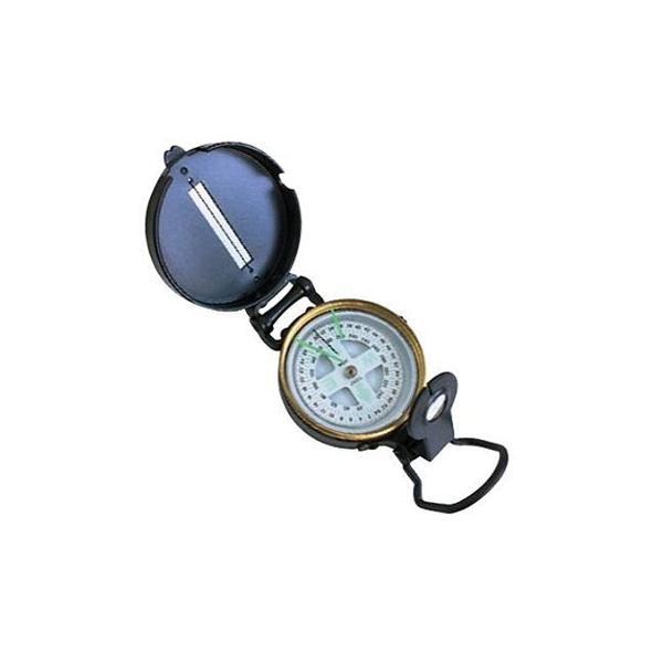 現在地点の把握、目的地の方角を正確に測ることができます。