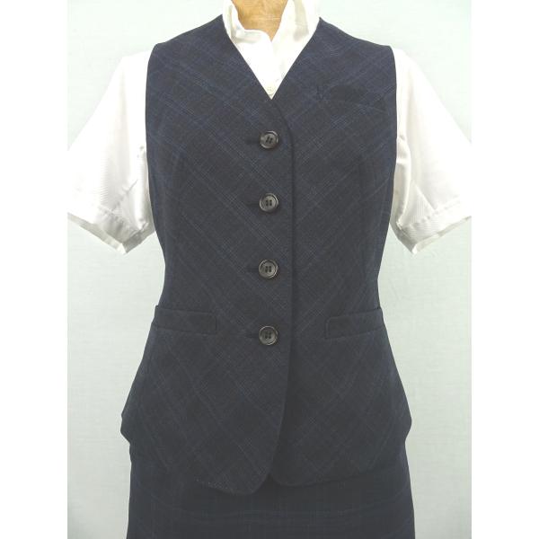●メーカー：KARSEE●品番：EAV806-62●商品名：事務服ベスト【中古】●カラー：ネイビーチェック●サイズ：・５号(着丈:50 肩幅:30 胸囲:83)・７号(着丈:51 肩幅:31 胸囲:86)・９号(着丈:52 肩幅:32 胸囲...