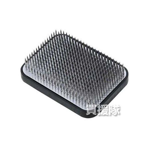 納期について：メーカー直送品(代引き不可)【用途】剣山【機能・特徴】生け花用です錆びにくいステンレス針です【仕様】●すべりにくいゴムマット付【材質】●本体：鉛●針部：ステンレス【商品サイズ】幅70×高さ24×奥行96mm　重量560g【注意...