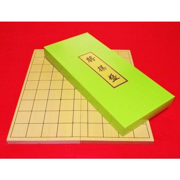 ■新桂■ ２つ折り将棋盤　　　 ■広げた時のサイズ　約33x30cmx厚さ13mm ●本物の木の為、木目・色が、１つ１つ違います御了承下さい。 ■注意●新品の為、盤を開いた時、中央が盛り上がる場合は、 　 ■押して平らに設定して下さい。 ■...