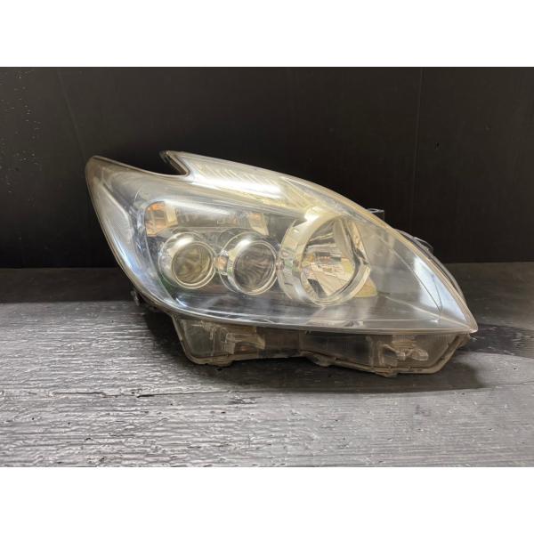 30プリウス前期ヘッドライト トヨタ 30 プリウス 前期 (ZVW30) 純正 右 ヘッドライト LED バラスト
